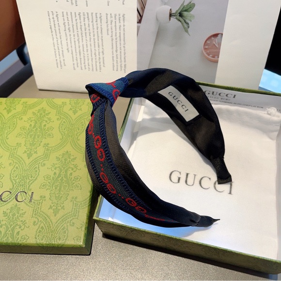 Gucci Black Headband with Red Accents - Picture 4 of 5